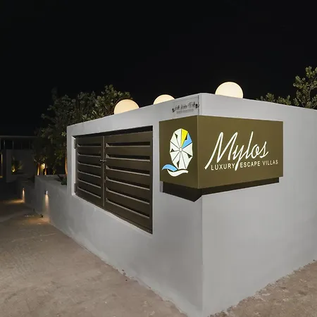 Mylos Luxury Escape וילה פליראקי