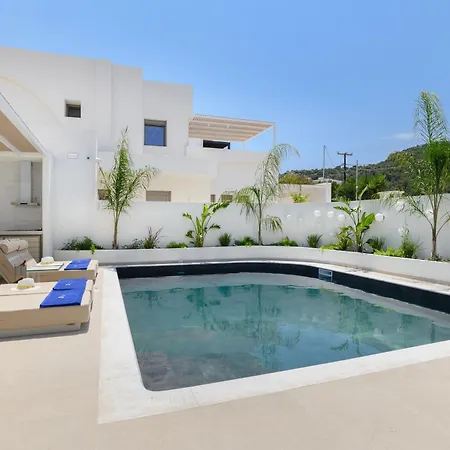 Mylos Luxury Escape פליראקי